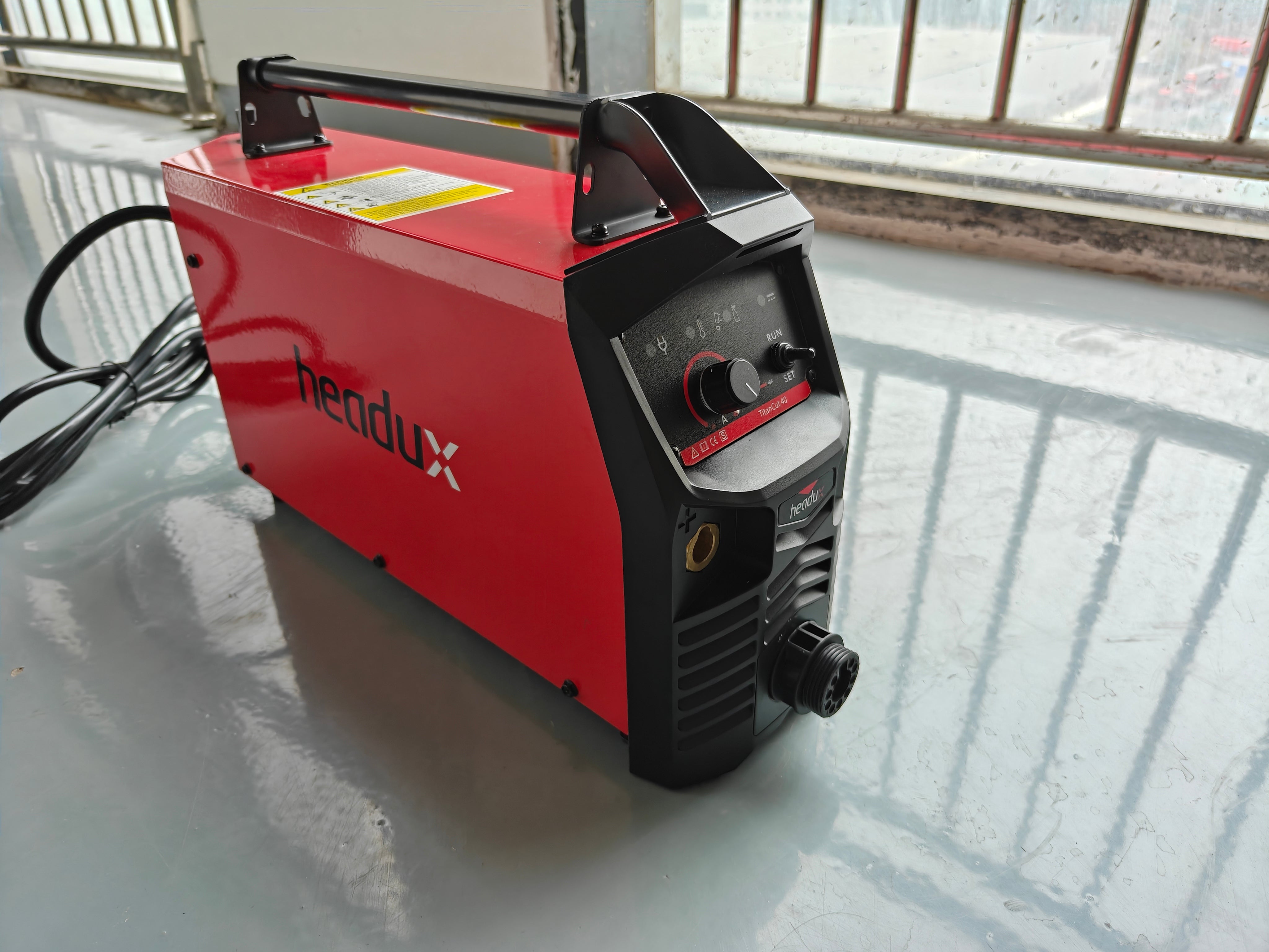 Headux TitanCut 40 PFC | Inverter Plasmaschneider 40A | Pilotzündung | 110V & 230V | Schneidet Stahl, Edelstahl, Aluminium