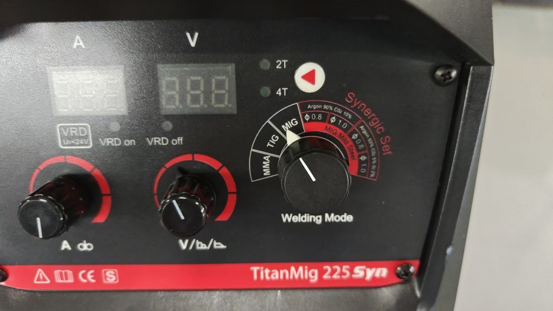 headux Titan MIG225 SYN PFC welder panel 