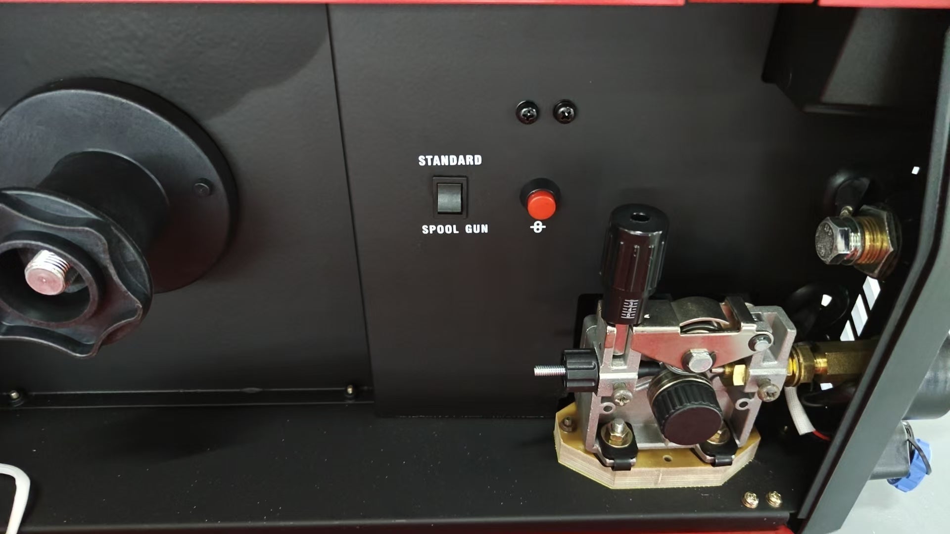headux Titan MIG225 SYN PFC welder load 5kg wire