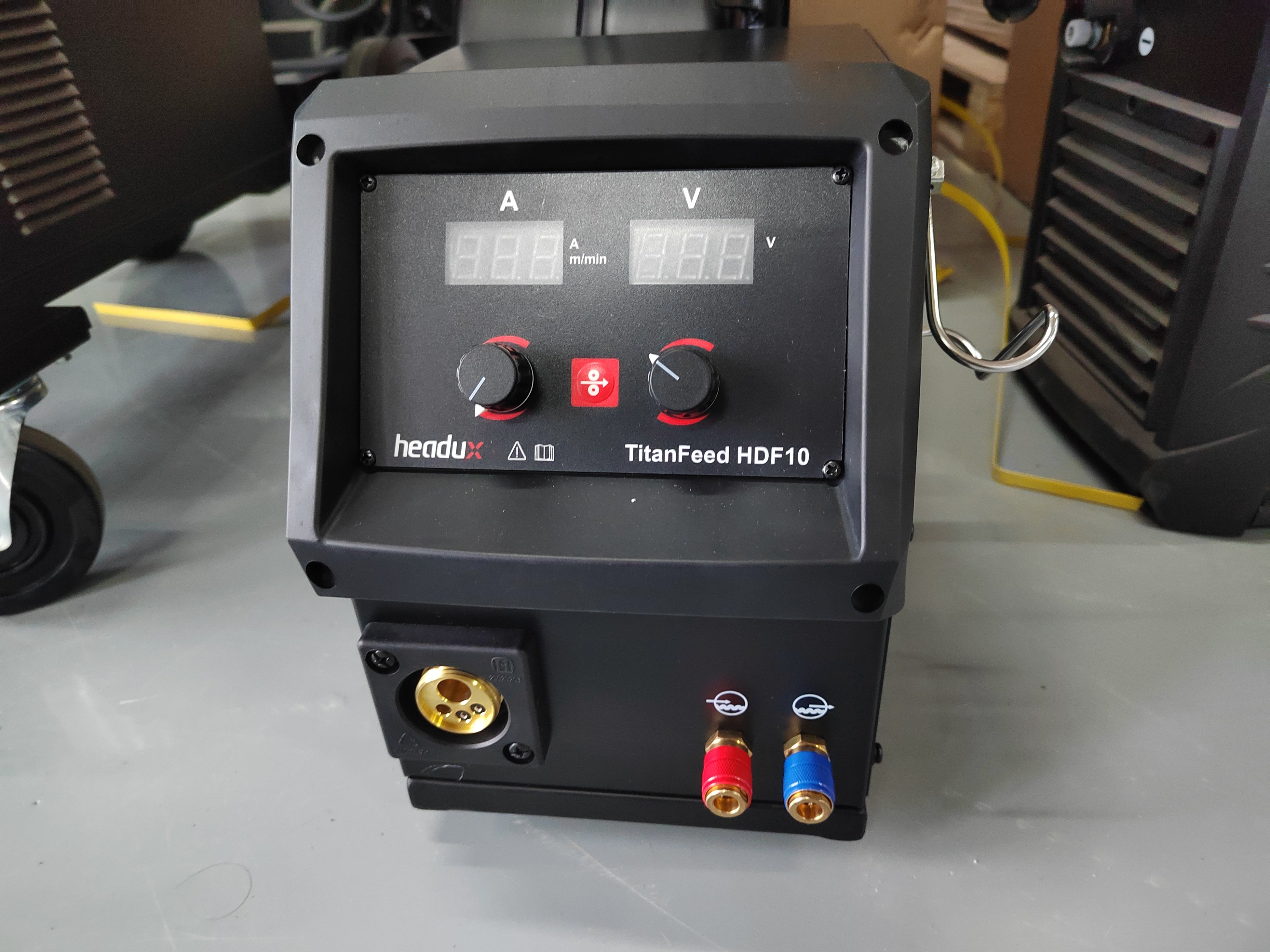 Headux TitanMig X5 Syn | Industrielles synergetisches MIG/MAG- + MMA-Schweißgerät | 500A | Wassergekühlt | 3-Phasen 400V