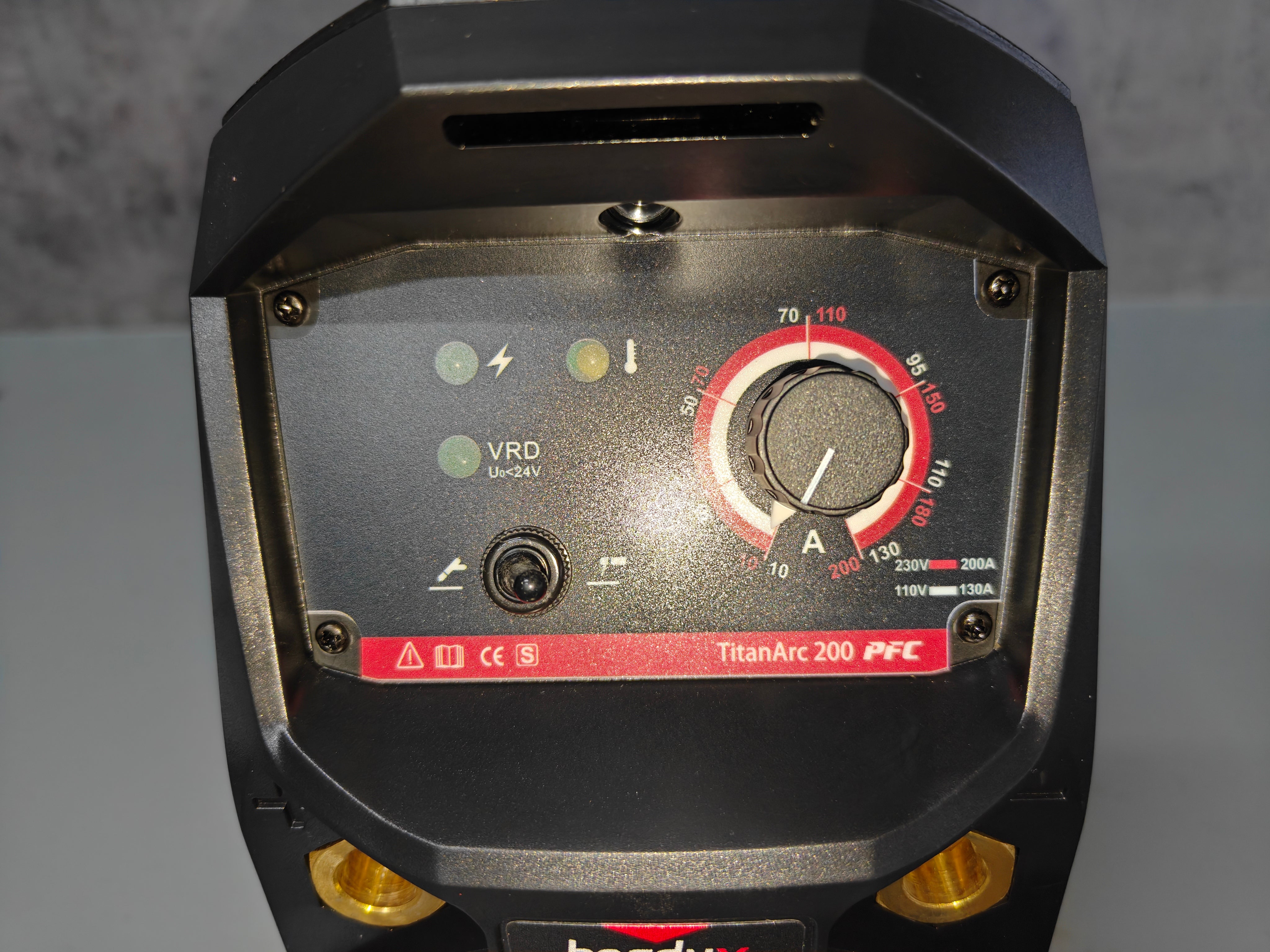 Headux TitanArc 200 PFC | Professioneller 200A MMA/WIG Elektrodenschweißer | PFC Inverter | CE-zertifiziert | EU-fähig