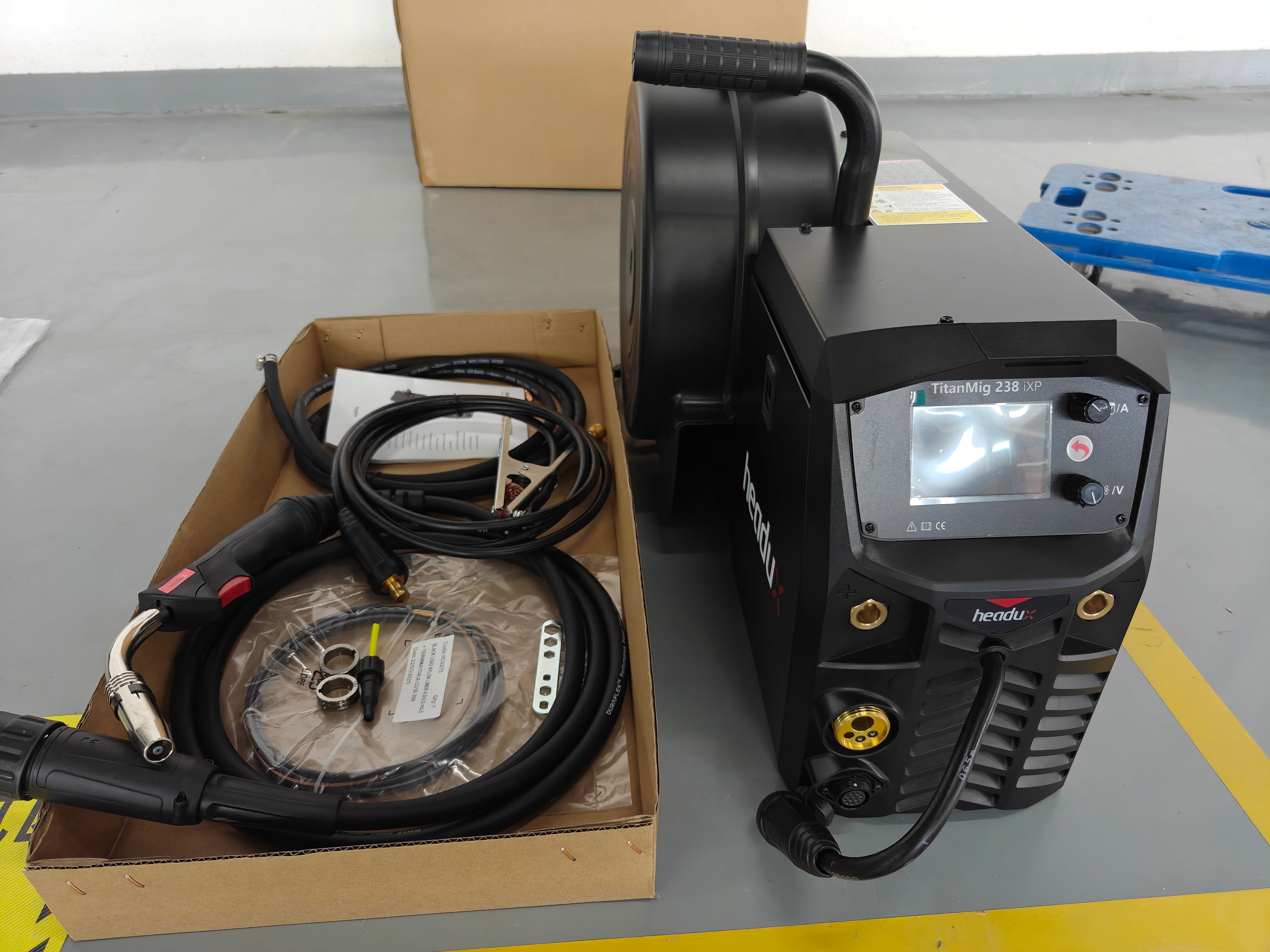 Headux TitanMig 238 iXP | 6-in-1 MIG MAG TIG E-Hand Schweißgerät | Doppelimpuls | Aluminiumfähig