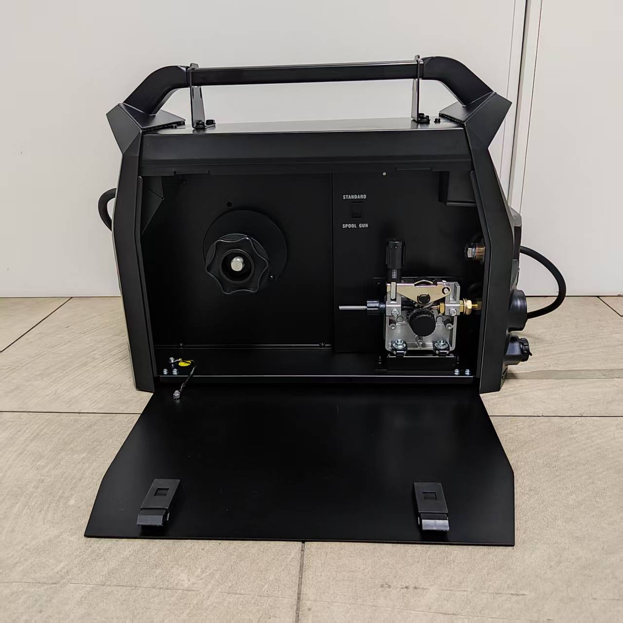 headux Titan MIG180 PRO SYN welding machine 
