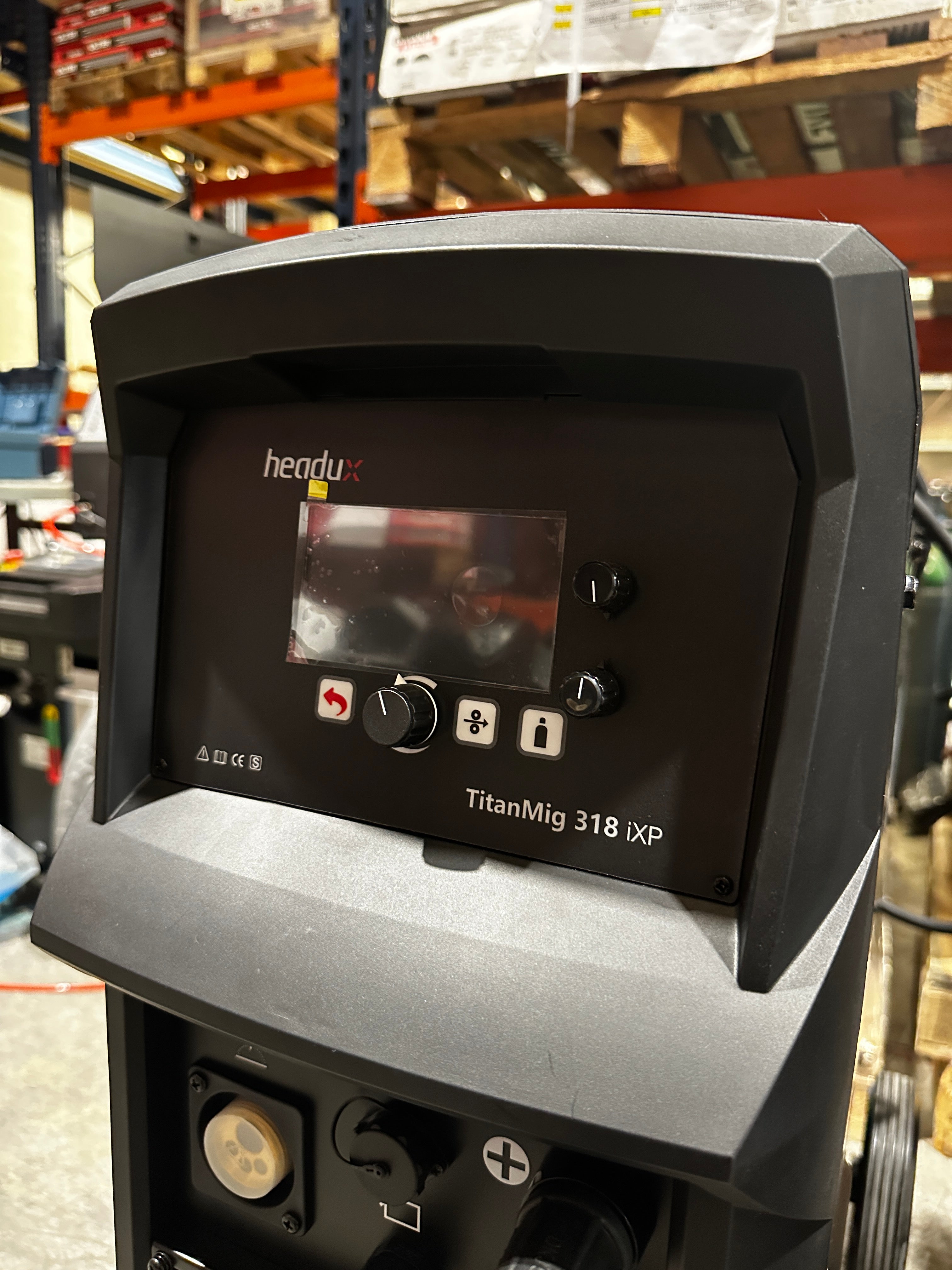Headux Titan MIG318IXP aluminum welder industry